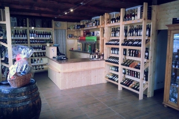 hlucin-vinoteka-vip360240